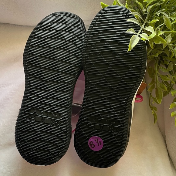 🆕 Nike pink white and black Sports Sneakers - Picture 9 of 10